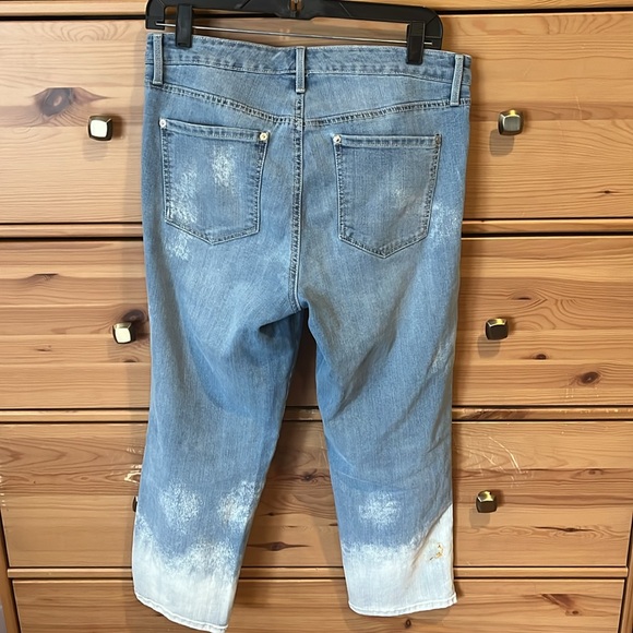 Gloria Vanderbilt Women's Mid Rise Straight Leg Crop Length Jean in Light Wash - Picture 5 of 6